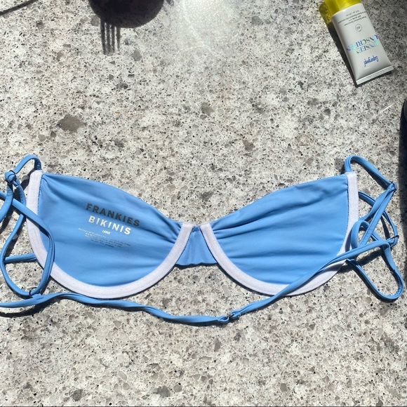 Frankie’s Bikinis Top - Picture 3 of 6